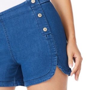 Sofia Vergara Pull on Sailor Shorts, Worn Once